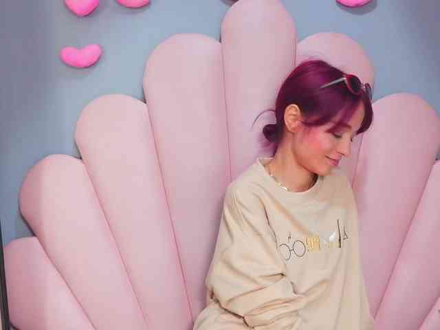 LUCY_MILLER webcam