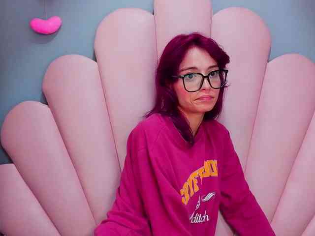 LUCY_MILLER webcam