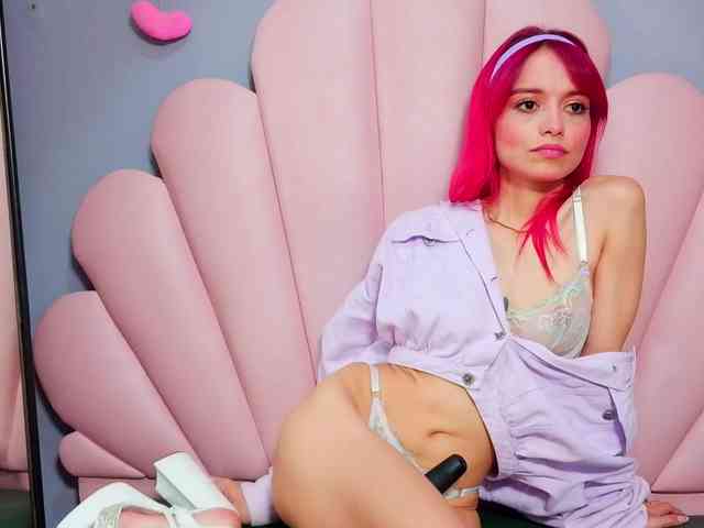 LUCY_MILLER webcam