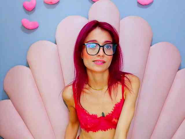 LUCY_MILLER webcam