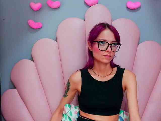 LUCY_MILLER webcam