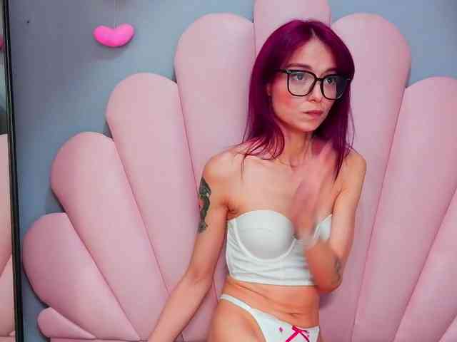 LUCY_MILLER webcam