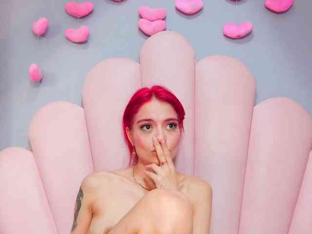 LUCY_MILLER webcam
