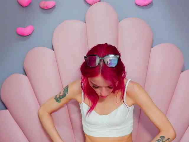 LUCY_MILLER webcam