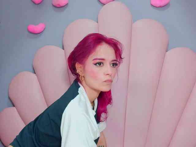 LUCY_MILLER webcam