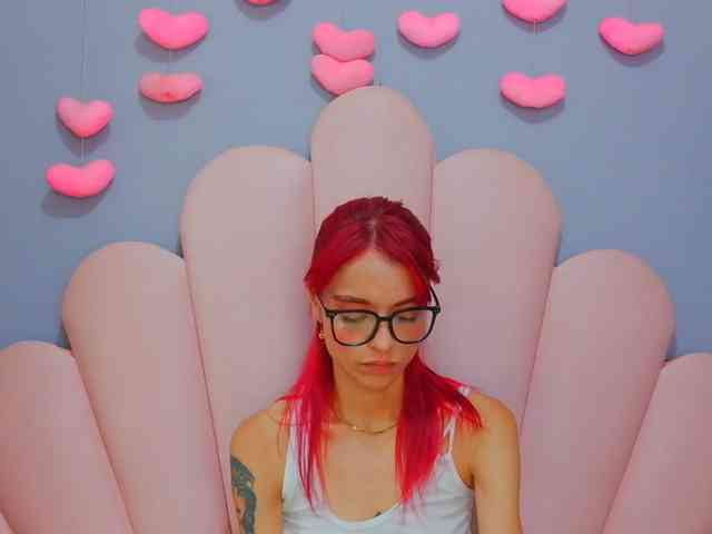 LUCY_MILLER webcam