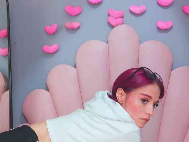 LUCY_MILLER webcam