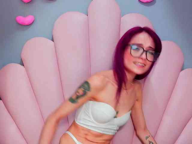 LUCY_MILLER webcam