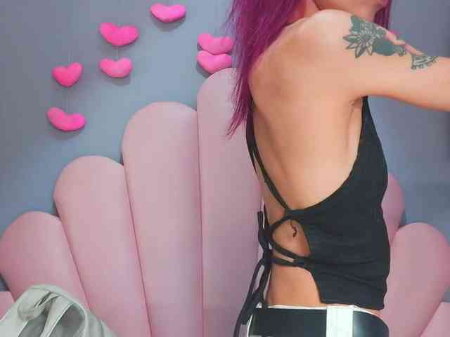 LUCY_MILLER webcam