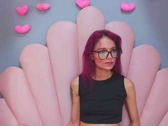 LUCY_MILLER webcam