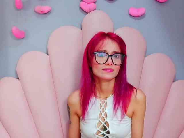 LUCY_MILLER webcam
