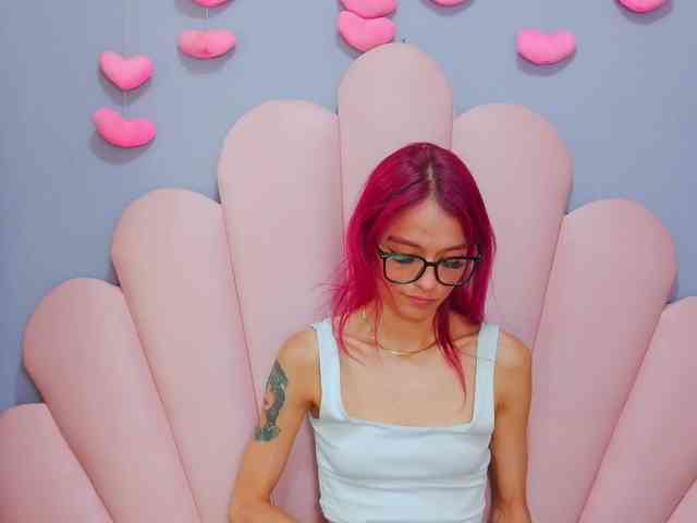LUCY_MILLER webcam
