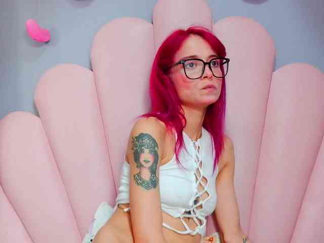 LUCY_MILLER webcam