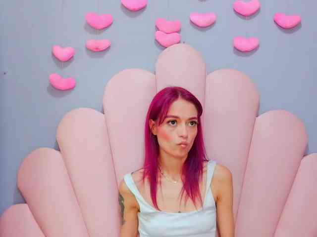 LUCY_MILLER webcam