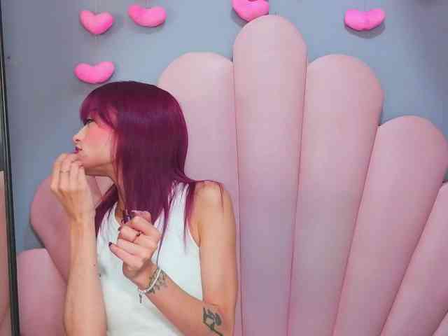 LUCY_MILLER webcam