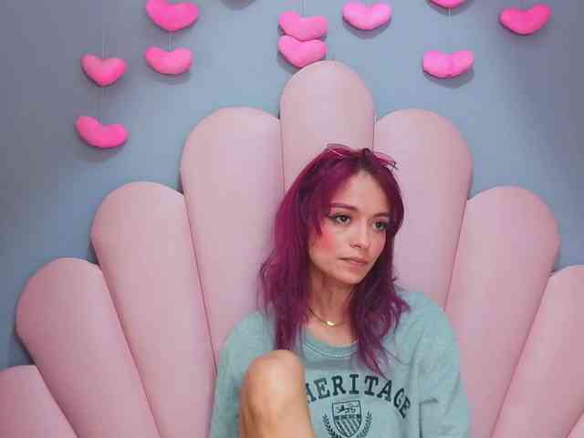 LUCY_MILLER webcam