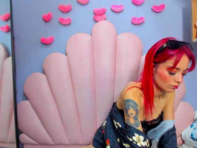 LUCY_MILLER webcam