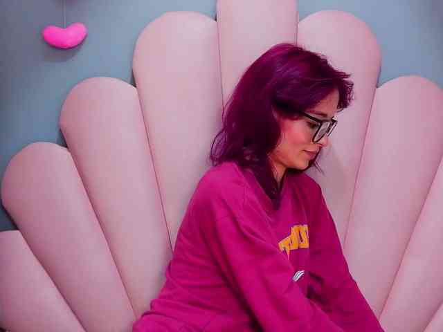 LUCY_MILLER webcam
