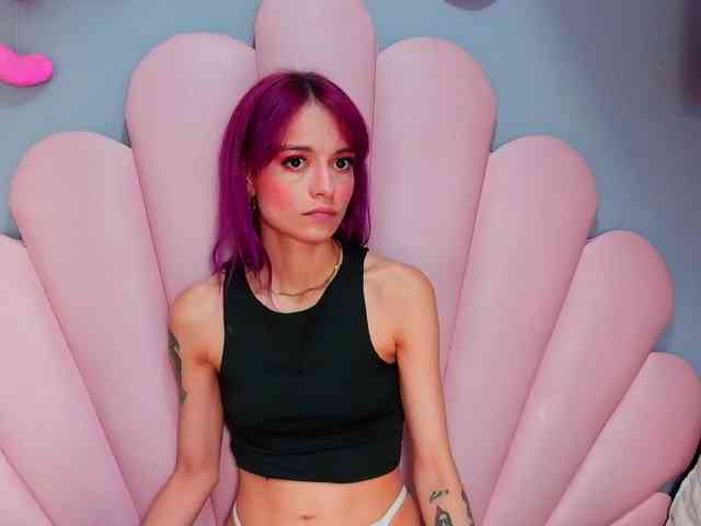 LUCY_MILLER webcam