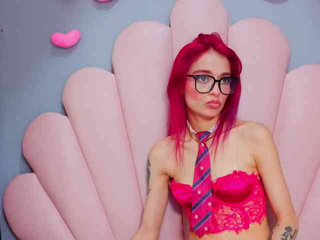 LUCY_MILLER webcam