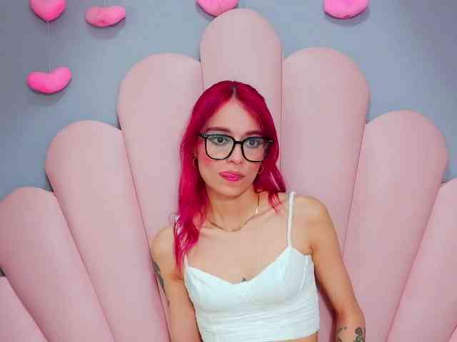 LUCY_MILLER webcam