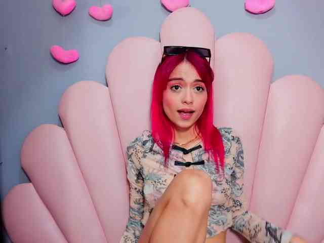 LUCY_MILLER webcam