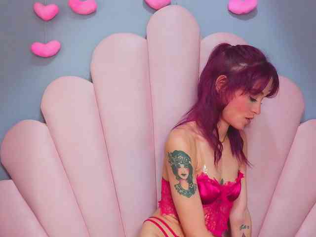 LUCY_MILLER webcam
