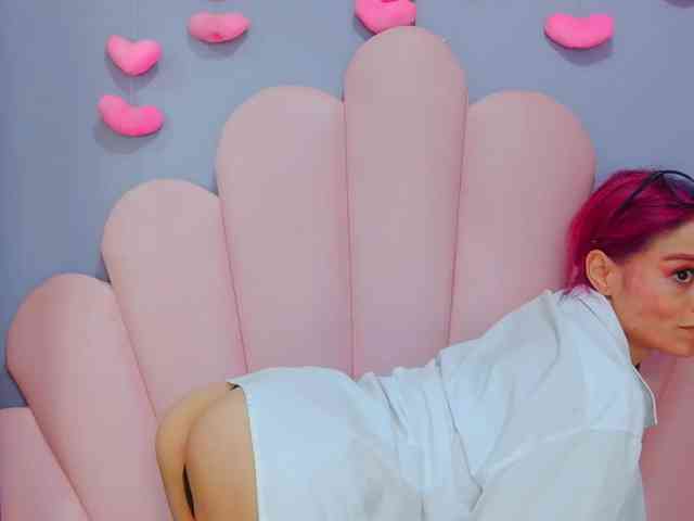 LUCY_MILLER webcam