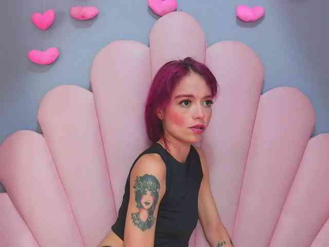 LUCY_MILLER webcam