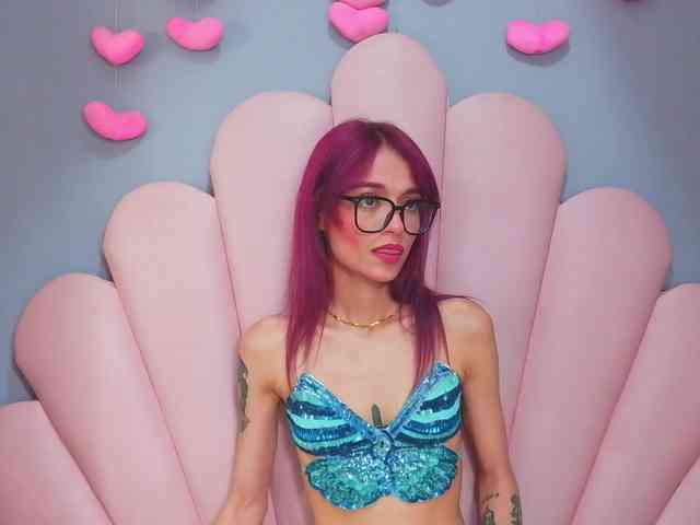 LUCY_MILLER webcam