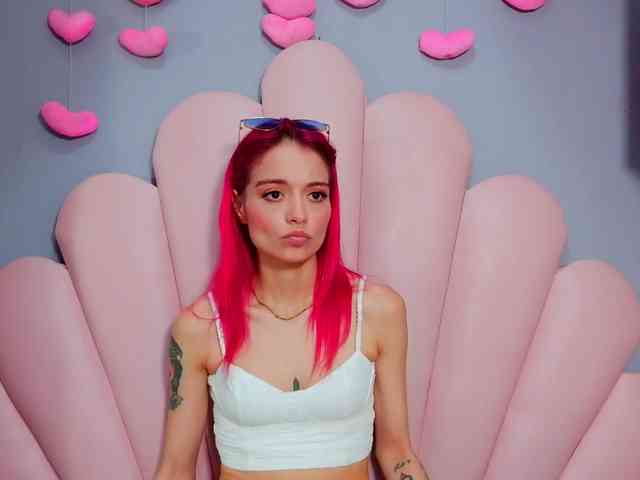 LUCY_MILLER webcam