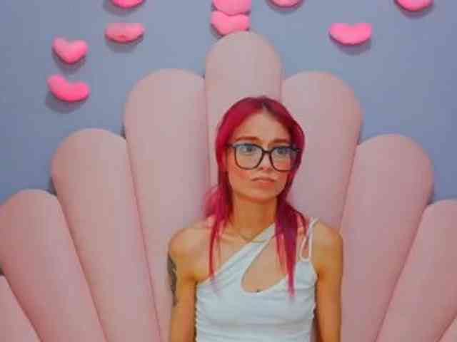 LUCY_MILLER webcam