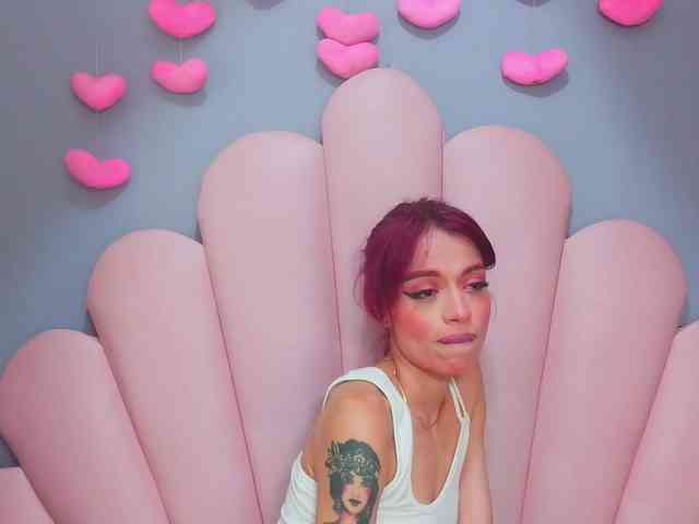 LUCY_MILLER webcam