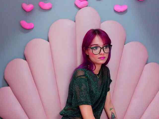 LUCY_MILLER webcam