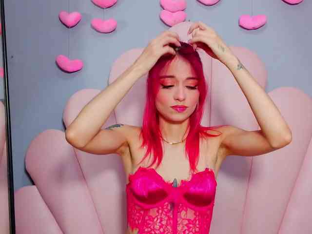 LUCY_MILLER webcam