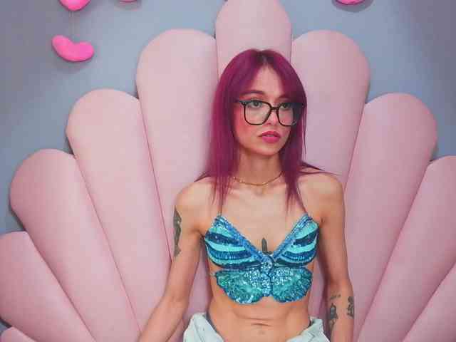 LUCY_MILLER webcam