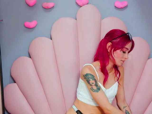 LUCY_MILLER webcam