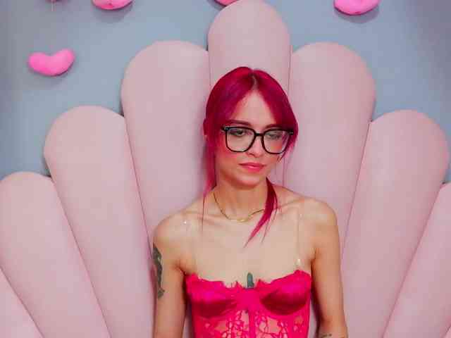 LUCY_MILLER webcam