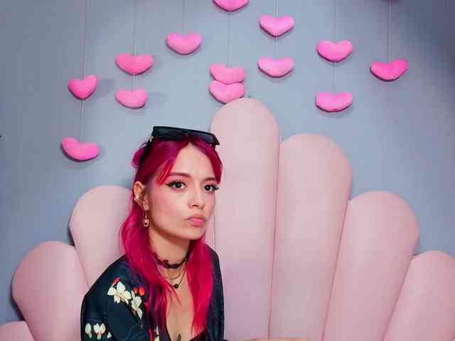 LUCY_MILLER webcam