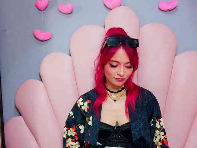 LUCY_MILLER webcam