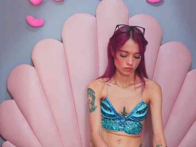 LUCY_MILLER webcam