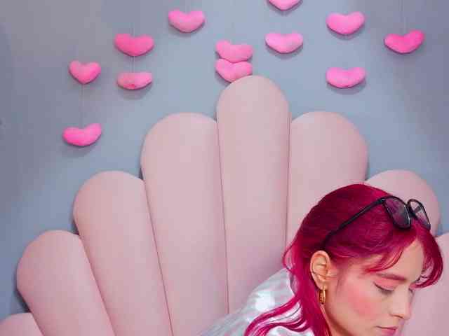 LUCY_MILLER webcam