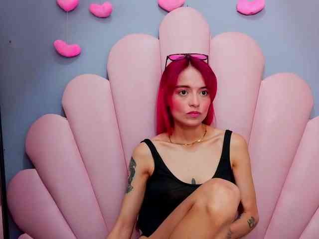 LUCY_MILLER webcam