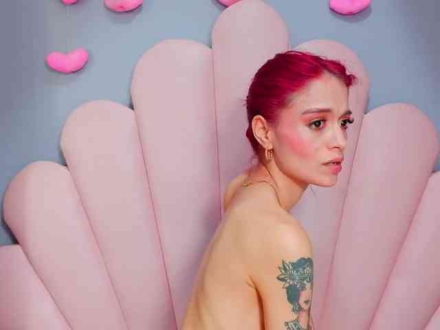LUCY_MILLER webcam