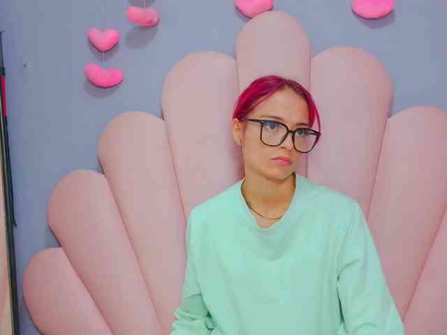 LUCY_MILLER webcam