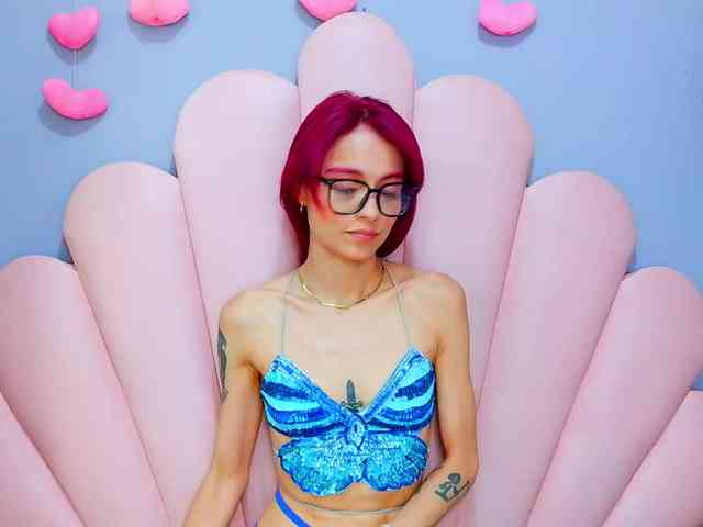 LUCY_MILLER webcam