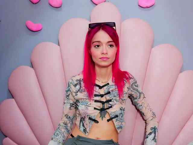 LUCY_MILLER webcam