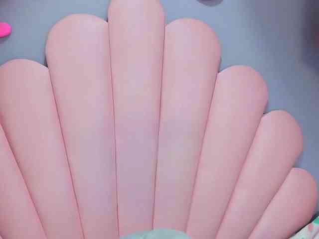 LUCY_MILLER webcam