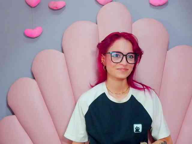 LUCY_MILLER webcam
