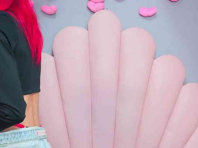 LUCY_MILLER webcam